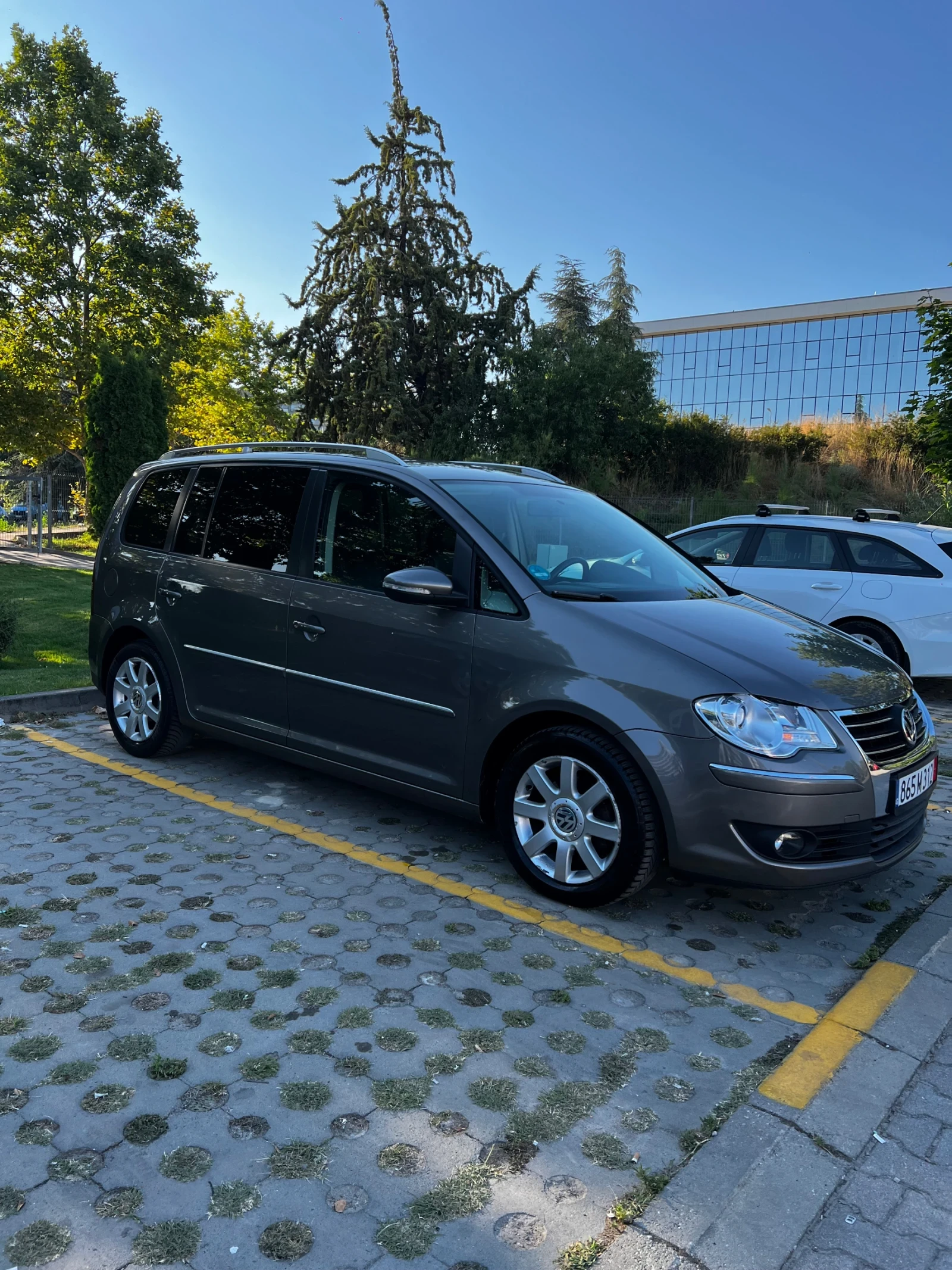 VW Touran, снимка 4 - Автомобили и джипове - 55500286