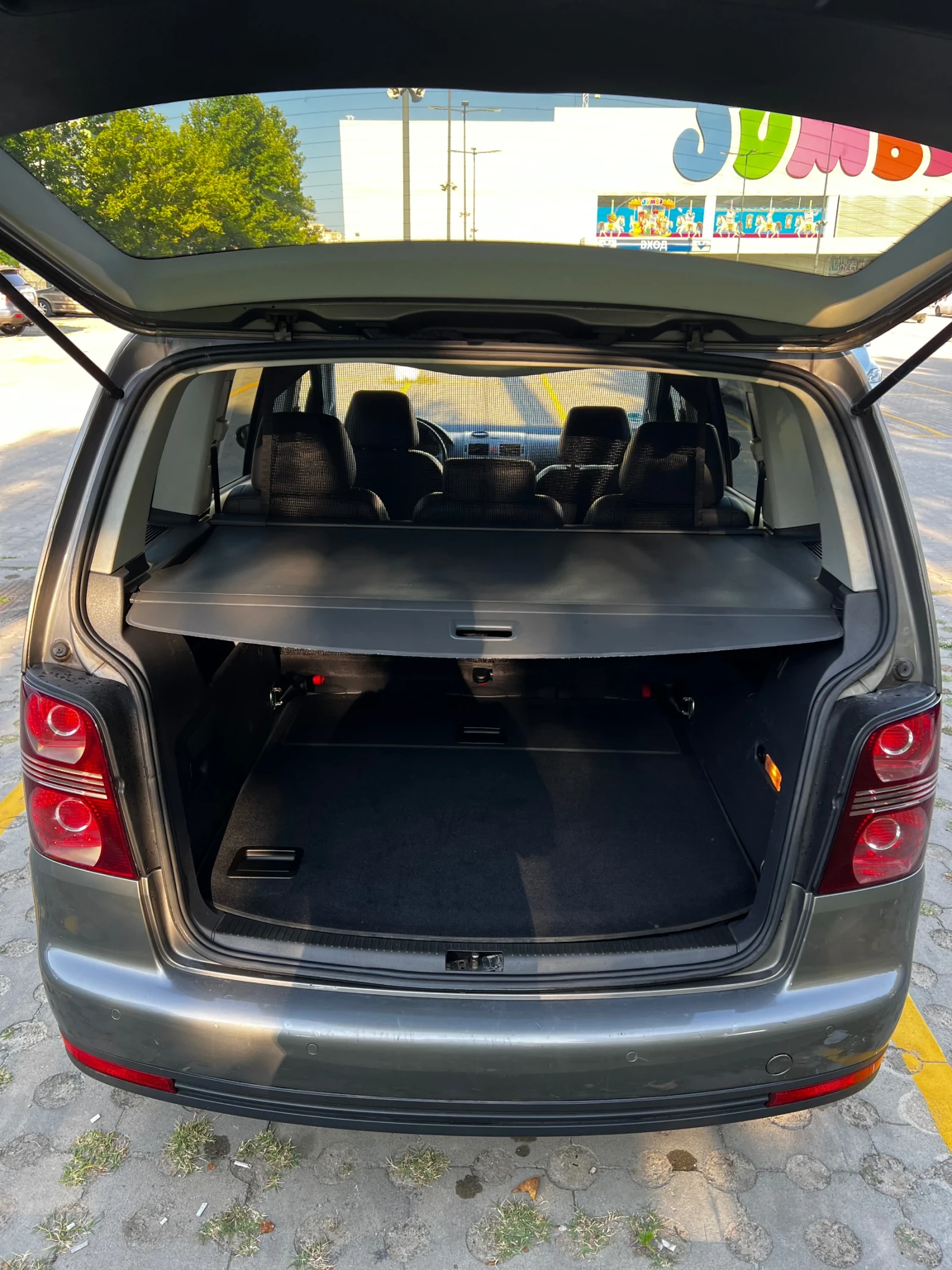 VW Touran, снимка 8 - Автомобили и джипове - 55500286