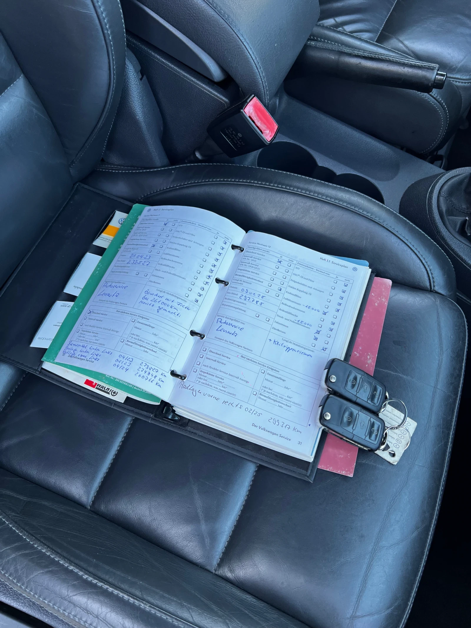 VW Touran, снимка 16 - Автомобили и джипове - 55500286