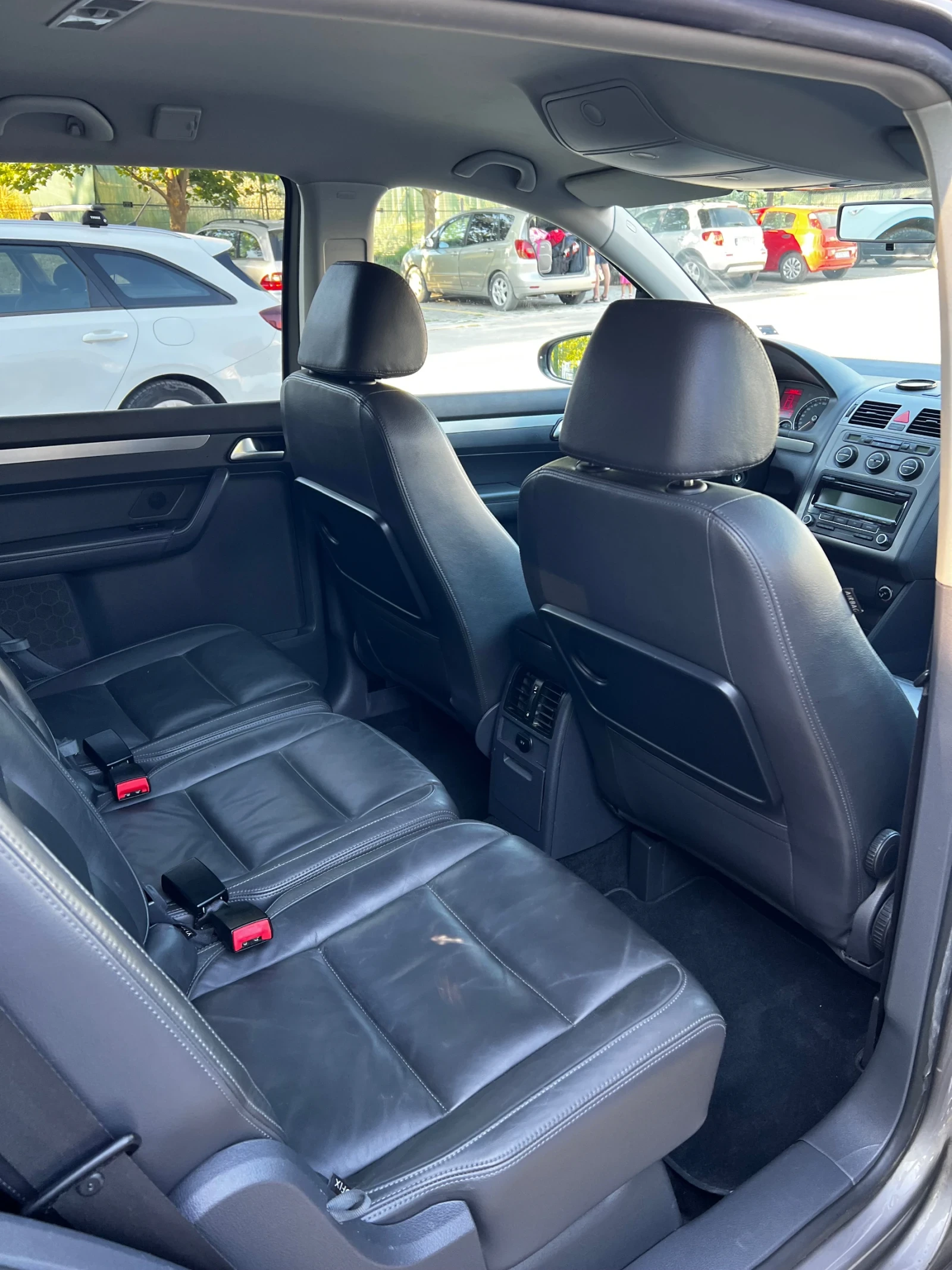 VW Touran, снимка 9 - Автомобили и джипове - 55500286
