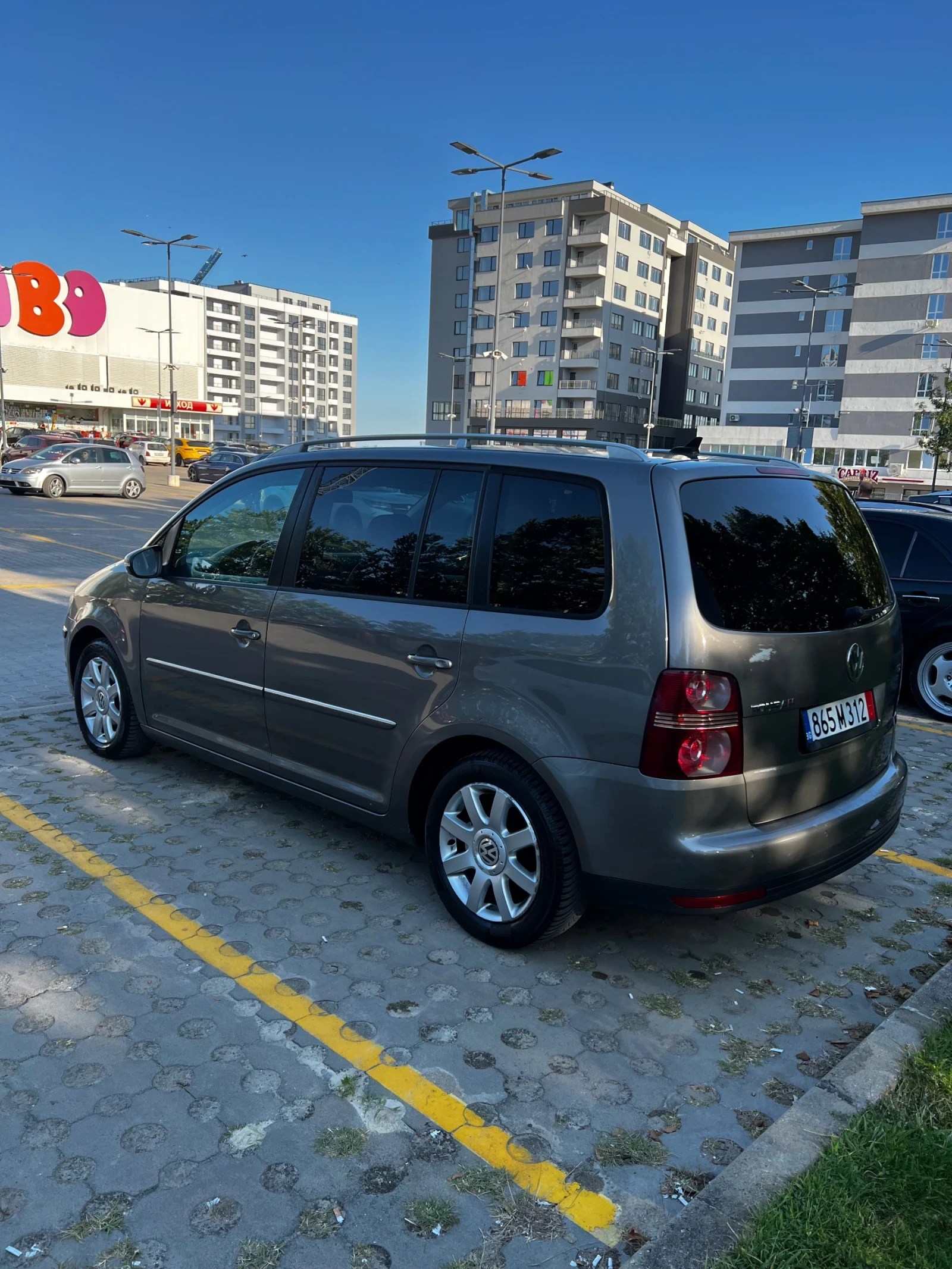 VW Touran, снимка 7 - Автомобили и джипове - 55500286