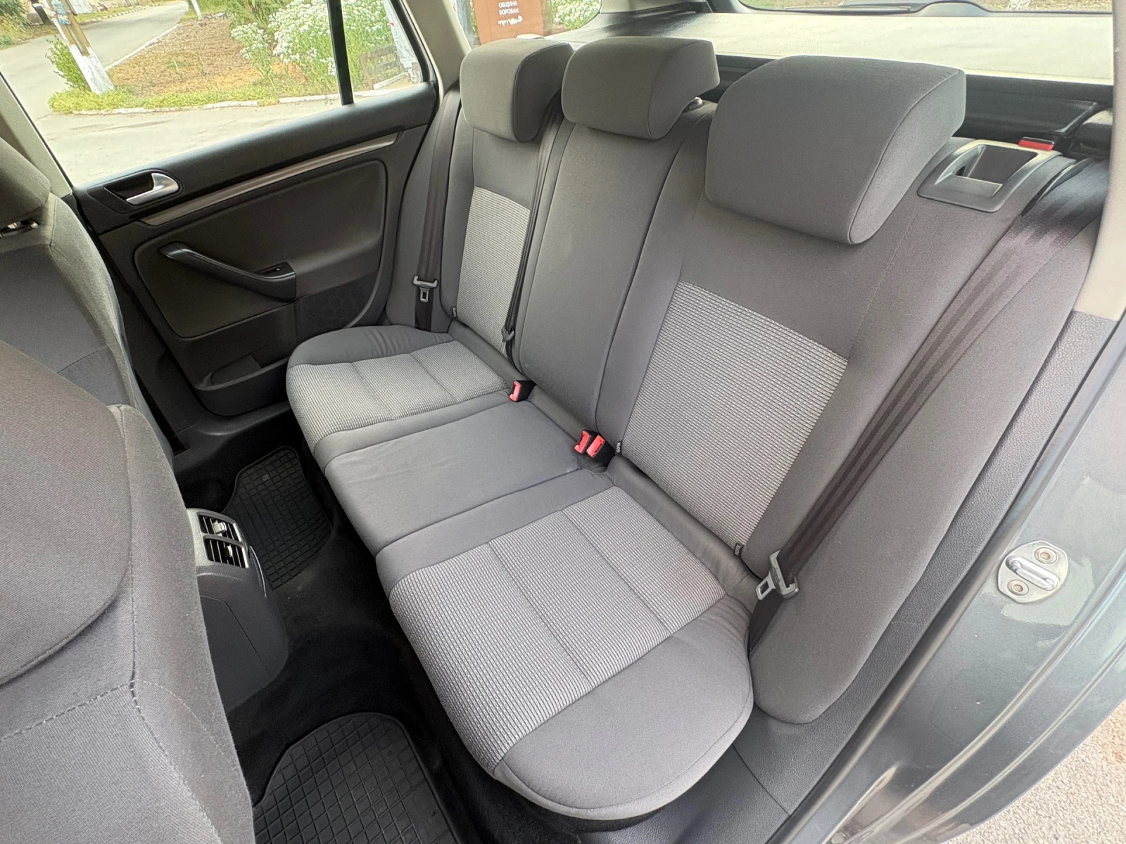 VW Golf 1.9 TDI NAVI, снимка 11 - Автомобили и джипове - 55667003