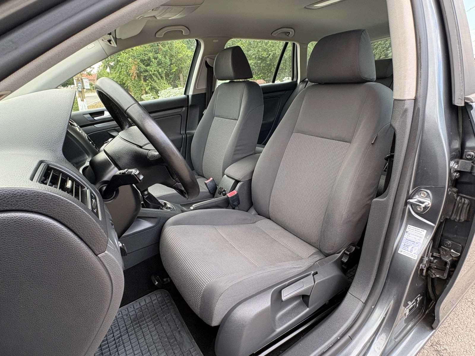VW Golf 1.9 TDI NAVI, снимка 9 - Автомобили и джипове - 55667003