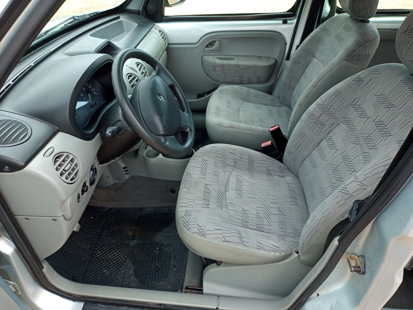 Renault Kangoo, снимка 6 - Автомобили и джипове - 55831782