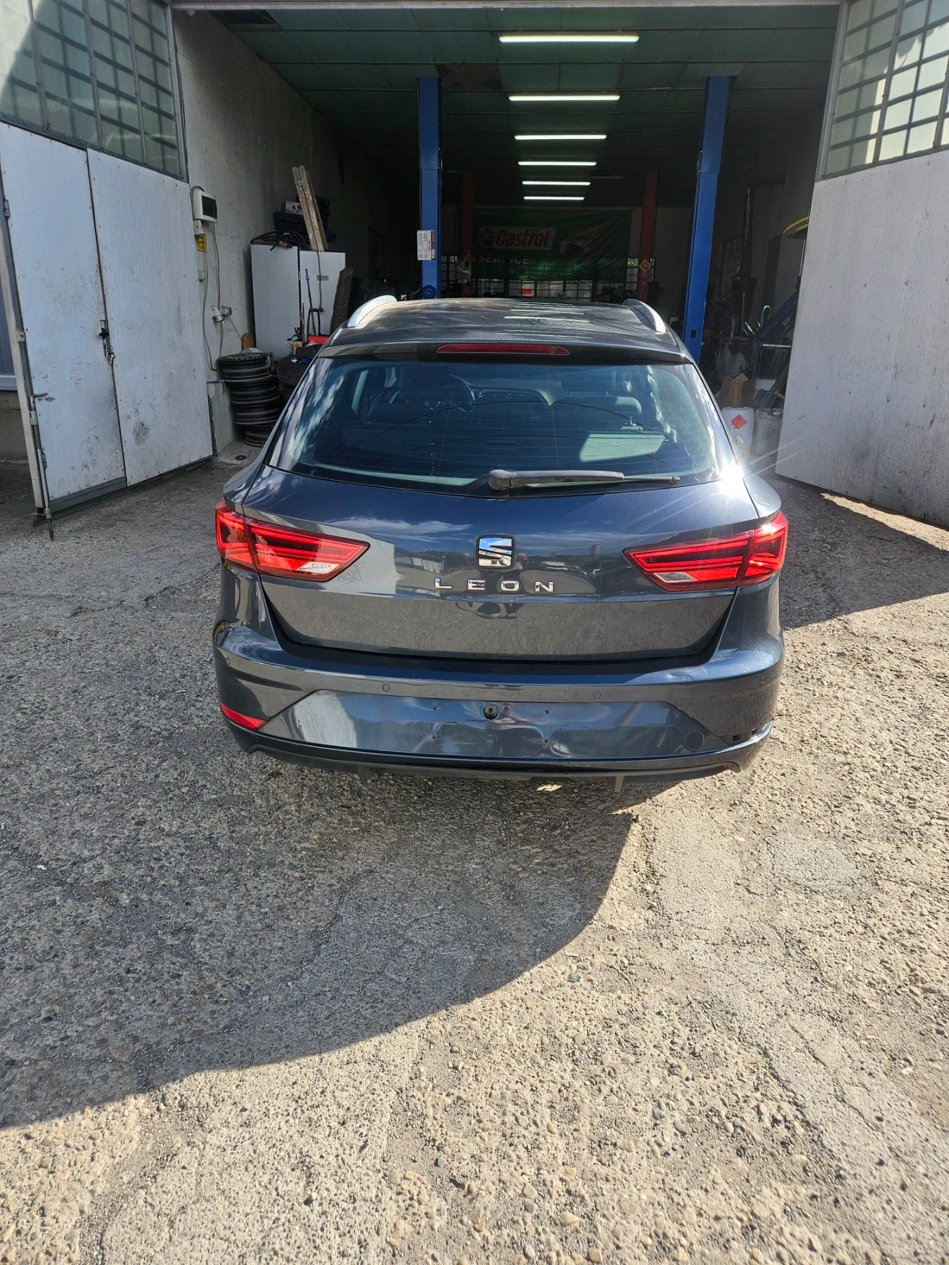 Seat Leon, снимка 4 - Автомобили и джипове - 56559334