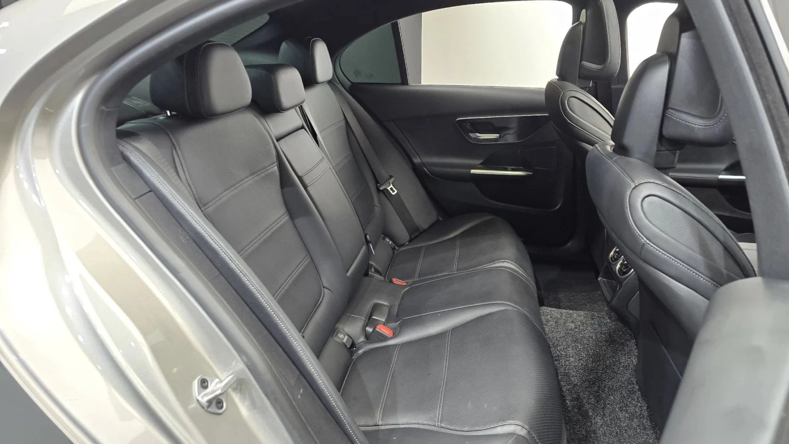 Mercedes-Benz C 200, снимка 11 - Автомобили и джипове - 56685426