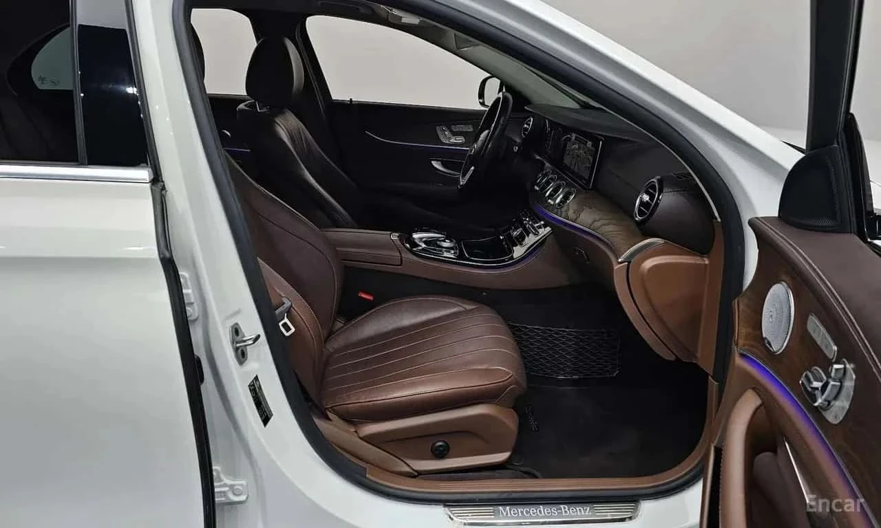 Mercedes-Benz E 300, снимка 11 - Автомобили и джипове - 56738049