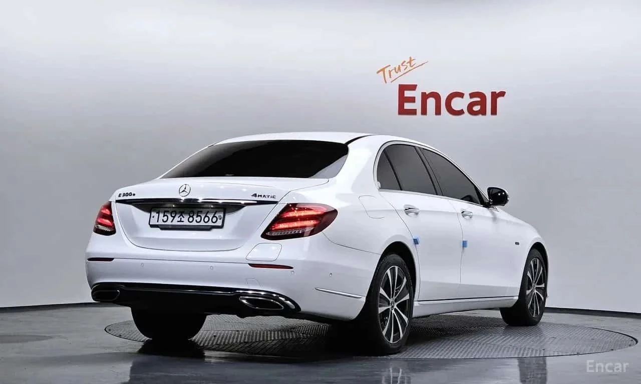 Mercedes-Benz E 300, снимка 2 - Автомобили и джипове - 56738049