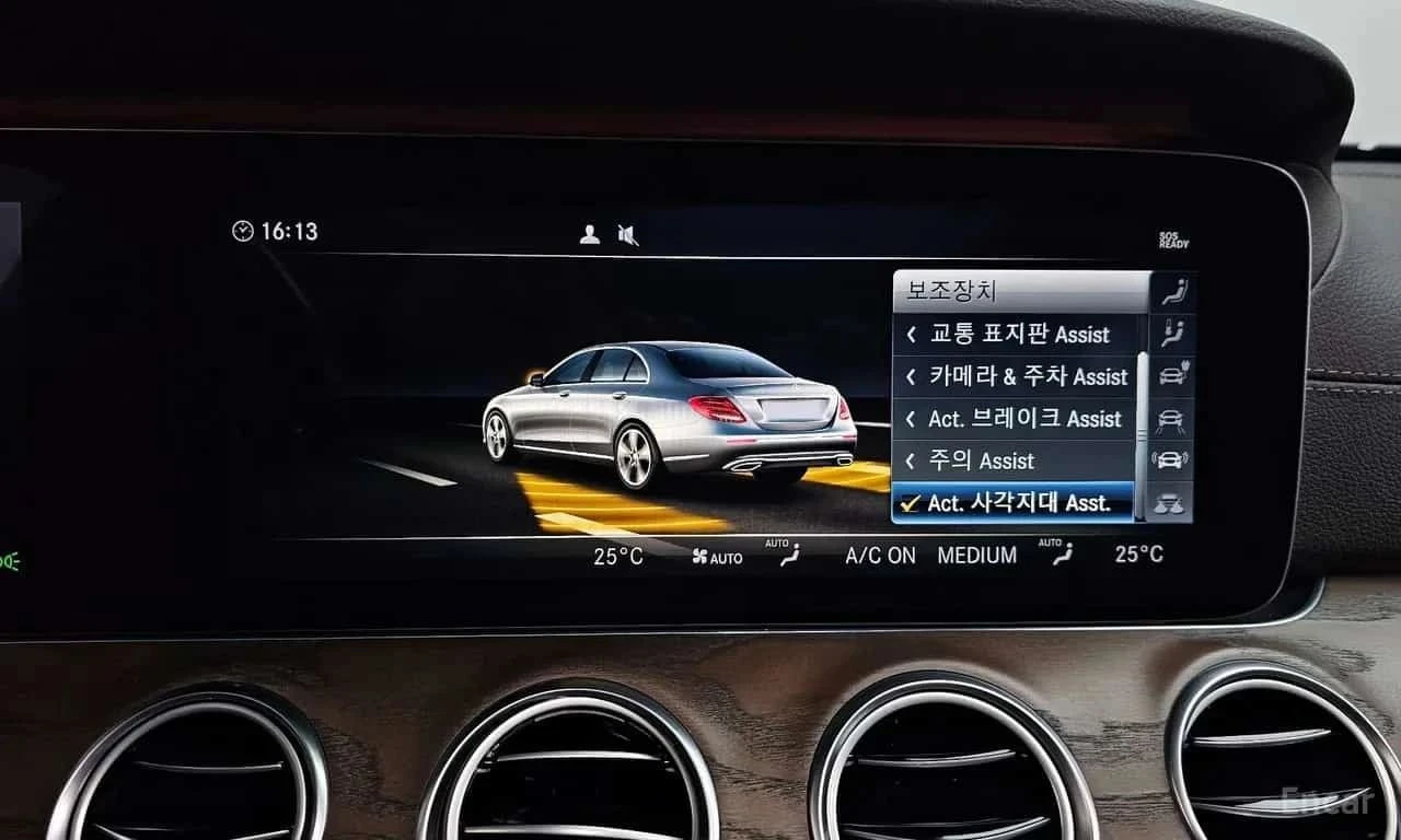 Mercedes-Benz E 300, снимка 16 - Автомобили и джипове - 56738049