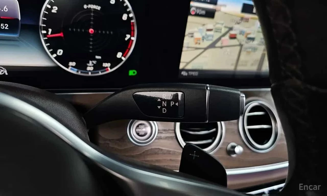 Mercedes-Benz E 300, снимка 9 - Автомобили и джипове - 56738049