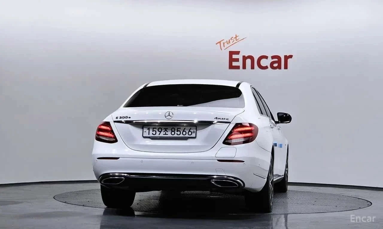 Mercedes-Benz E 300, снимка 4 - Автомобили и джипове - 56738049