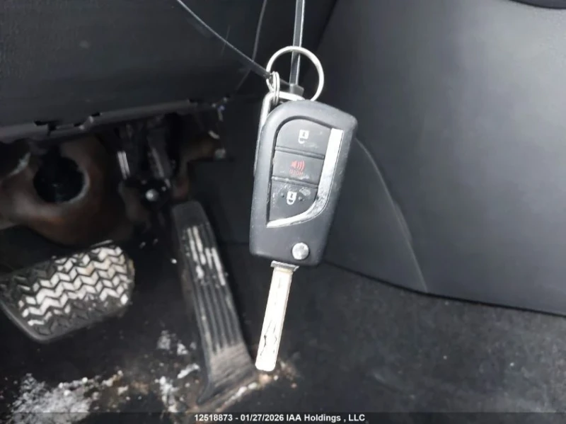 Toyota Rav4 LE, снимка 10 - Автомобили и джипове - 53580960