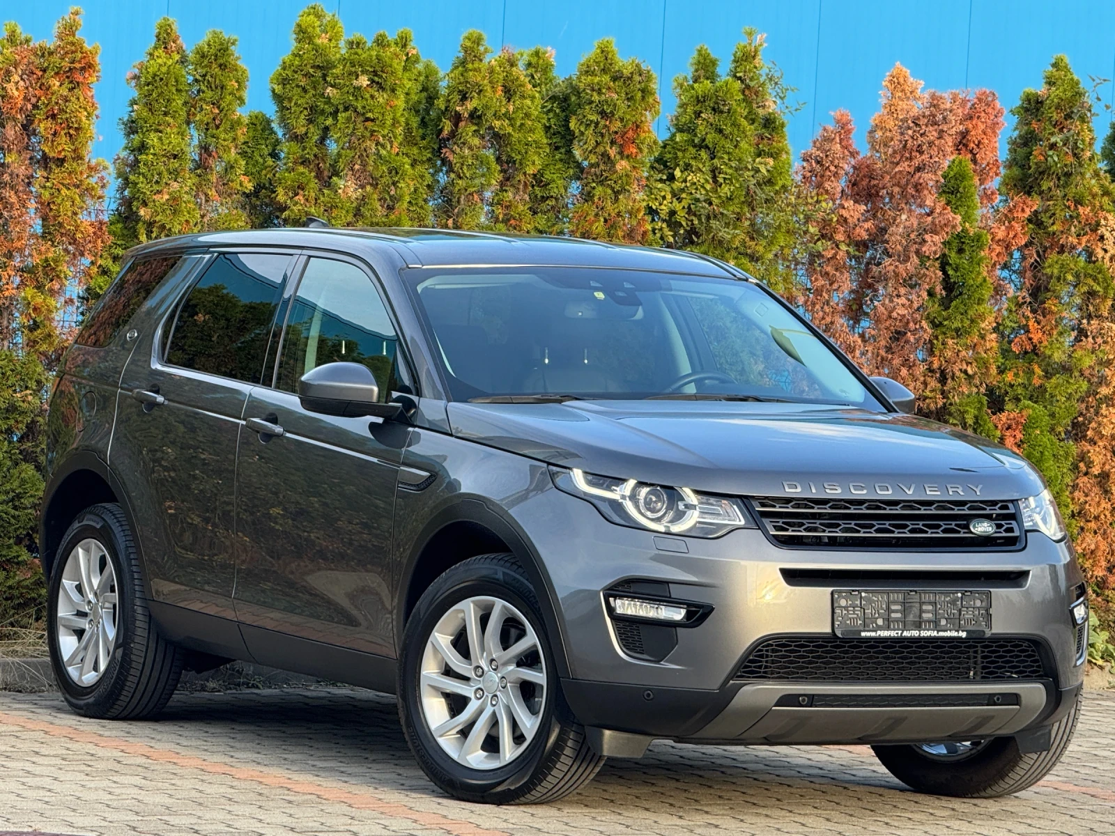 Land Rover Discovery Sport 2.0D-180KC-9AT-AWD-КАТО-НОВА-КОЖА-ПОДГРЕВ-ОТЛИПНА - изображение 6