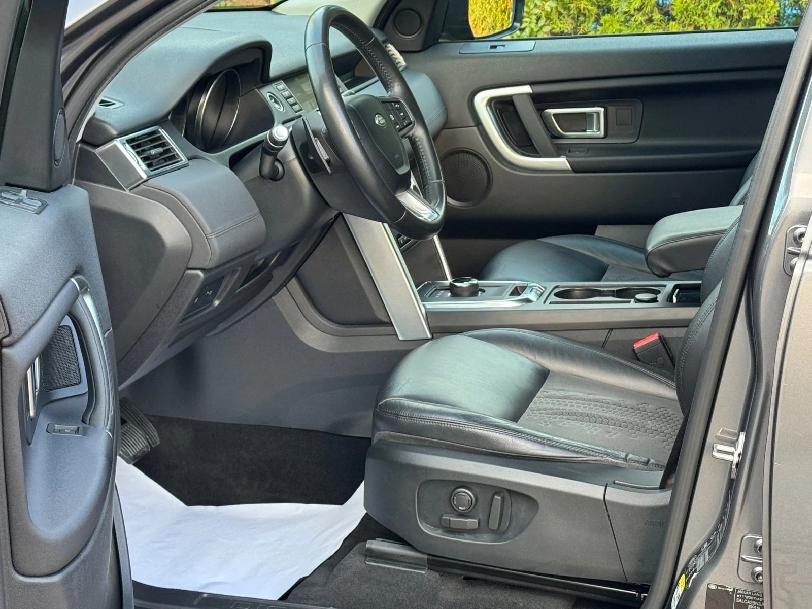 Land Rover Discovery Sport 2.0D-180KC-9AT-AWD-КАТО-НОВА-КОЖА-ПОДГРЕВ-ОТЛИПНА - изображение 9