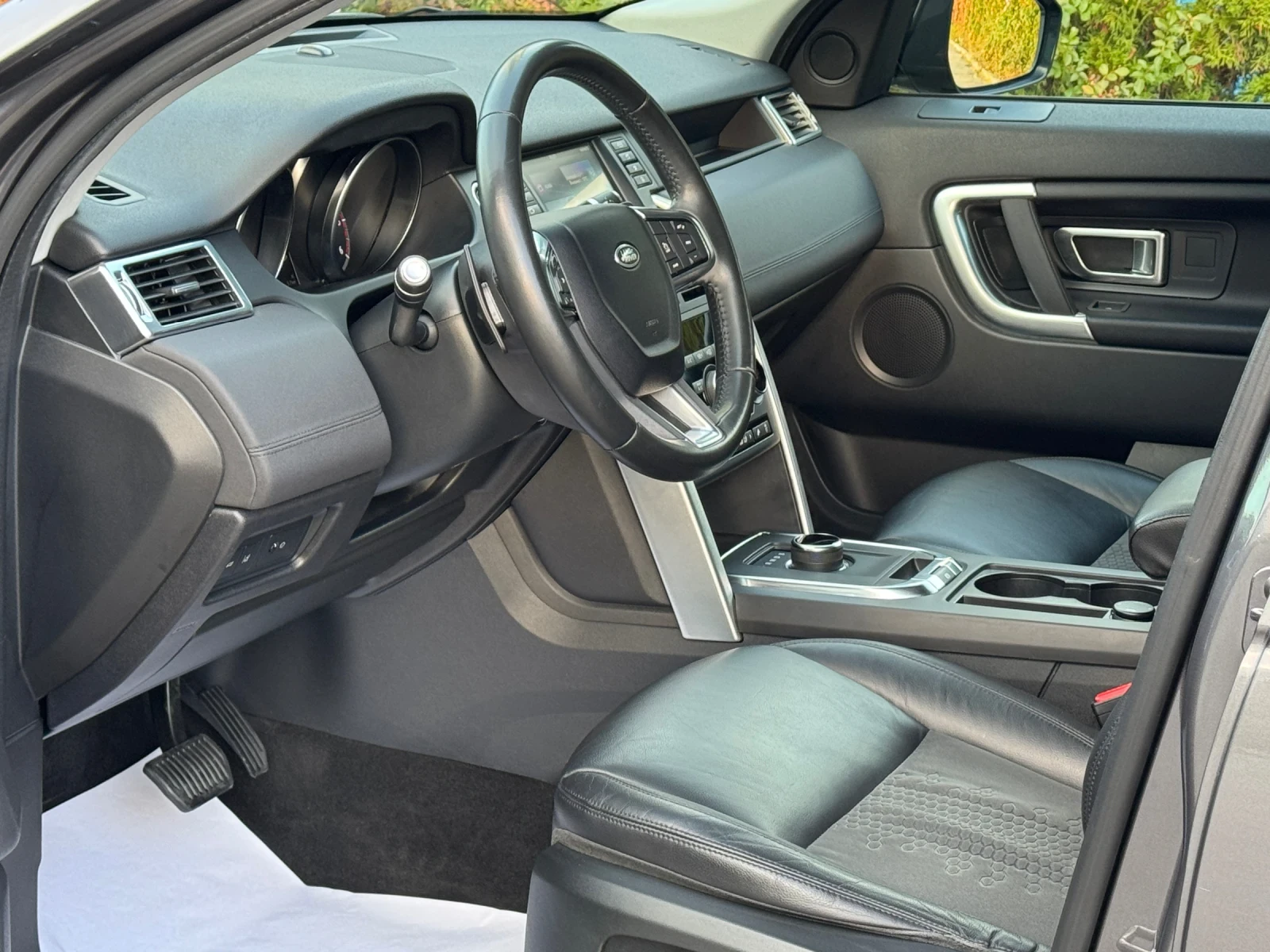 Land Rover Discovery Sport 2.0D-180KC-9AT-AWD-КАТО-НОВА-КОЖА-ПОДГРЕВ-ОТЛИПНА - изображение 10