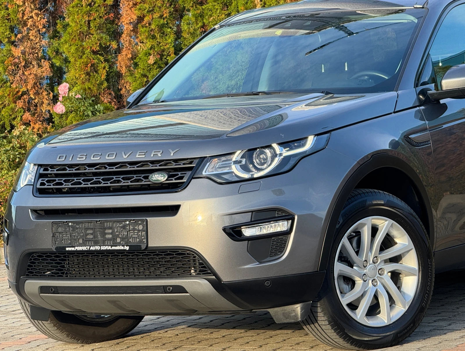 Land Rover Discovery Sport 2.0D-180KC-9AT-AWD-КАТО-НОВА-КОЖА-ПОДГРЕВ-ОТЛИПНА - изображение 2