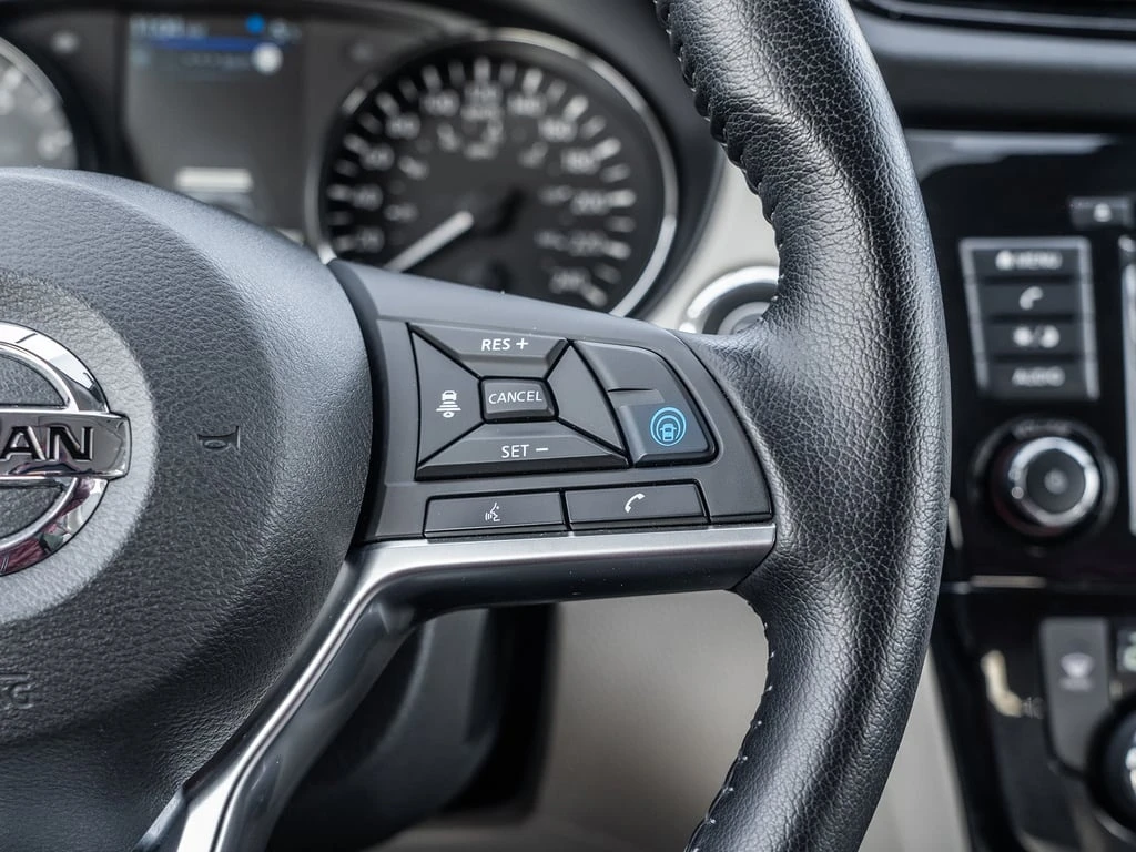 Nissan Qashqai * AWD SV CVT * CARFAX * ����������� | Mobile.bg � ����������� 12