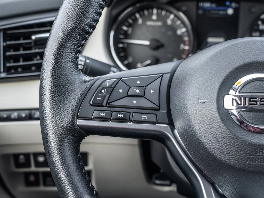 Nissan Qashqai * AWD SV CVT * CARFAX * ����������� | Mobile.bg � ����������� 10