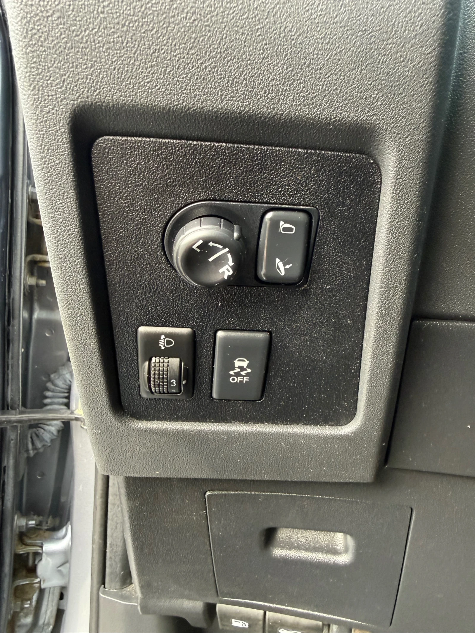 Nissan Qashqai 2.0i 4x4 Автомнатик* NAVI* Перфектен* 90 000км!!!, снимка 12 - Автомобили и джипове - 53791921