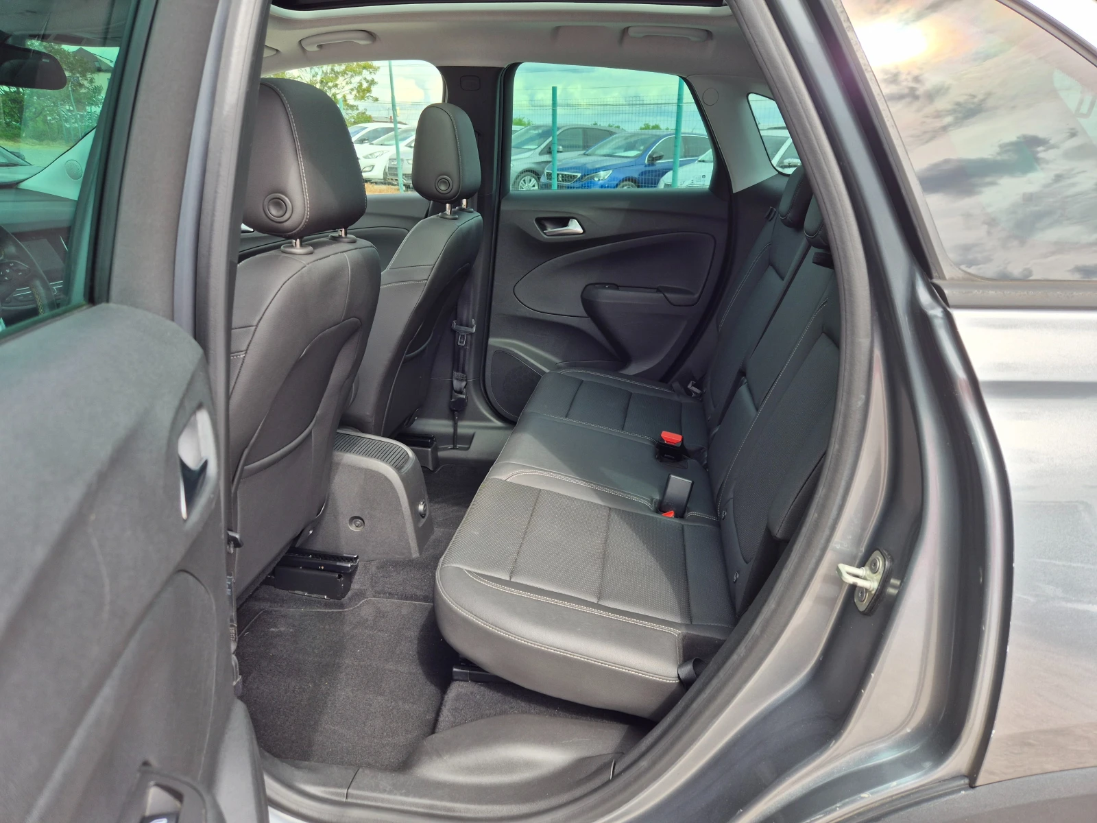 Opel Crossland X 1.2i, снимка 12 - Автомобили и джипове - 54574314