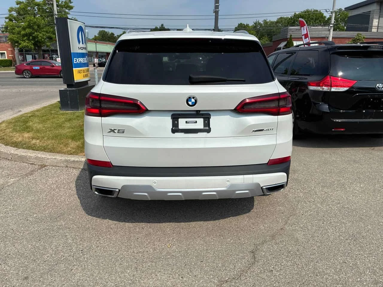 BMW X5 * xDrive40i * CARFAX * ОТ ПРЕДСТАВИТЕЛСТВО, снимка 4 - Автомобили и джипове - 55504393