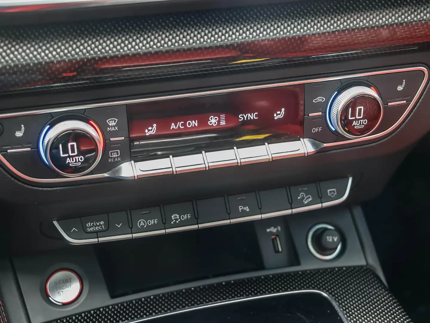 Audi SQ5 MATRIX* ПАНОРАМА* КАМЕРА* LANE* ASSIST* , снимка 8 - Автомобили и джипове - 55789154