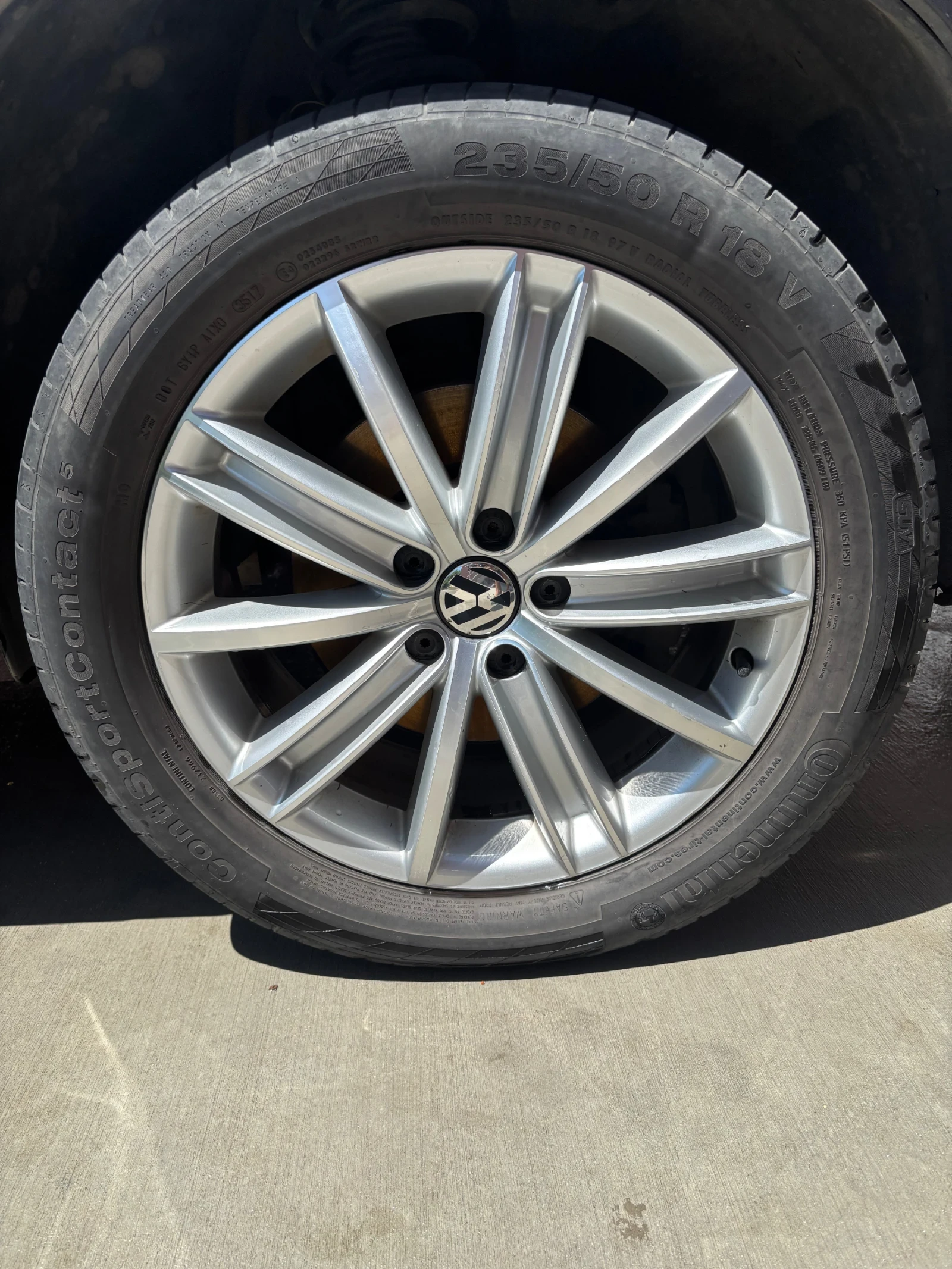 VW Tiguan, снимка 14 - Автомобили и джипове - 55953885