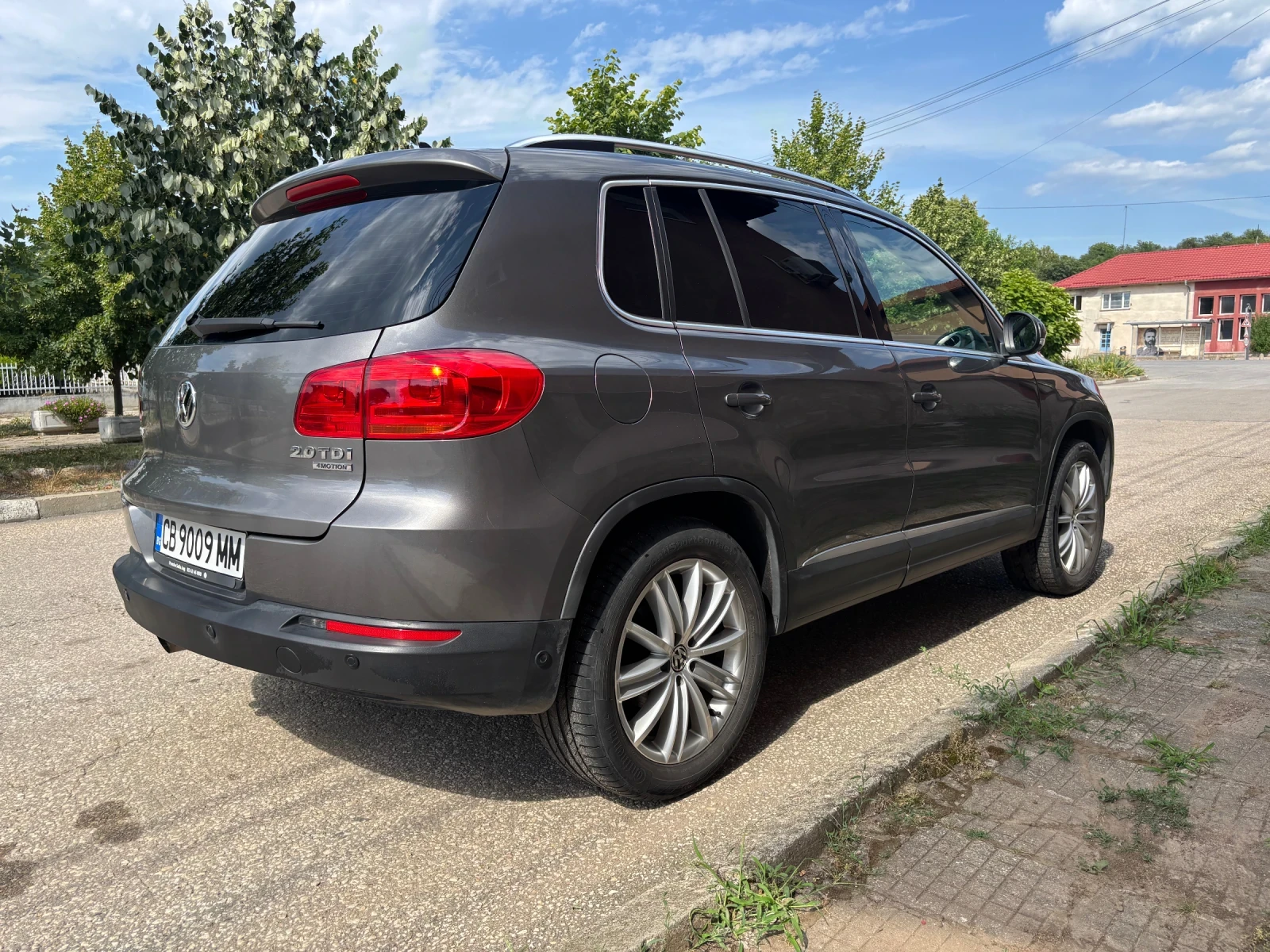 VW Tiguan, снимка 5 - Автомобили и джипове - 55953885