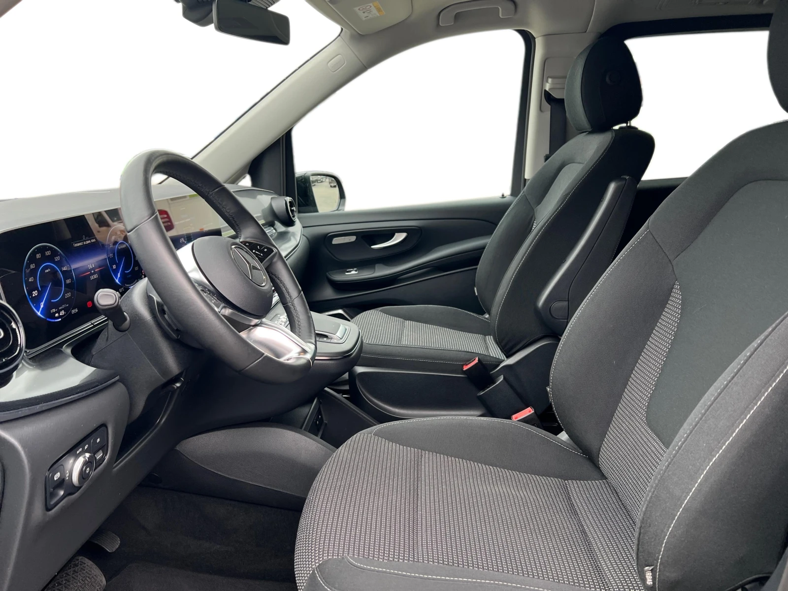 Mercedes-Benz V 300 EQ Long, снимка 8 - Бусове и автобуси - 54223296