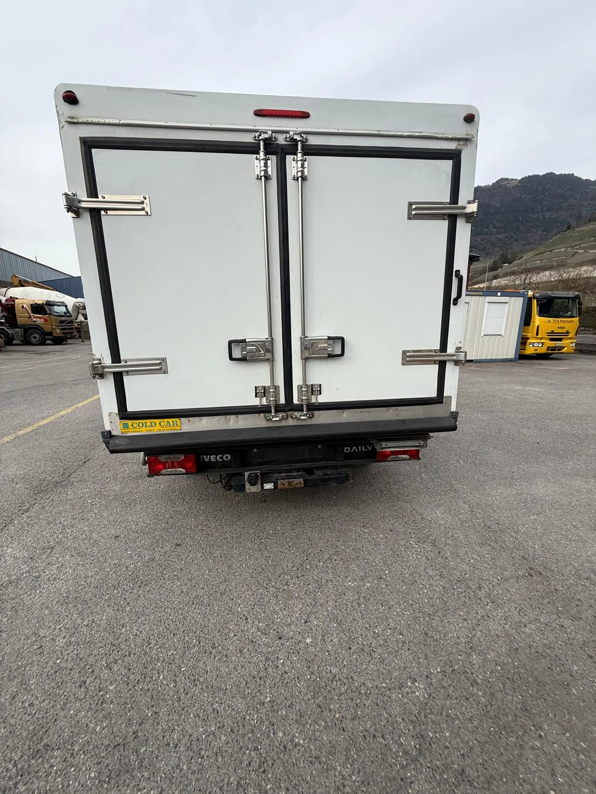 Iveco 35s15 ХЛАДИЛЕН ЗА СЛАДОЛЕД ВНОС ОТ ШВЕЙЦАРИЯ, снимка 5 - Бусове и автобуси - 55429363