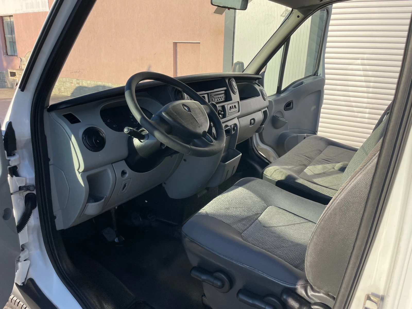 Renault Master 2.5 DCI / КЛИМАТИК/ 3.60м, снимка 14 - Бусове и автобуси - 56160685