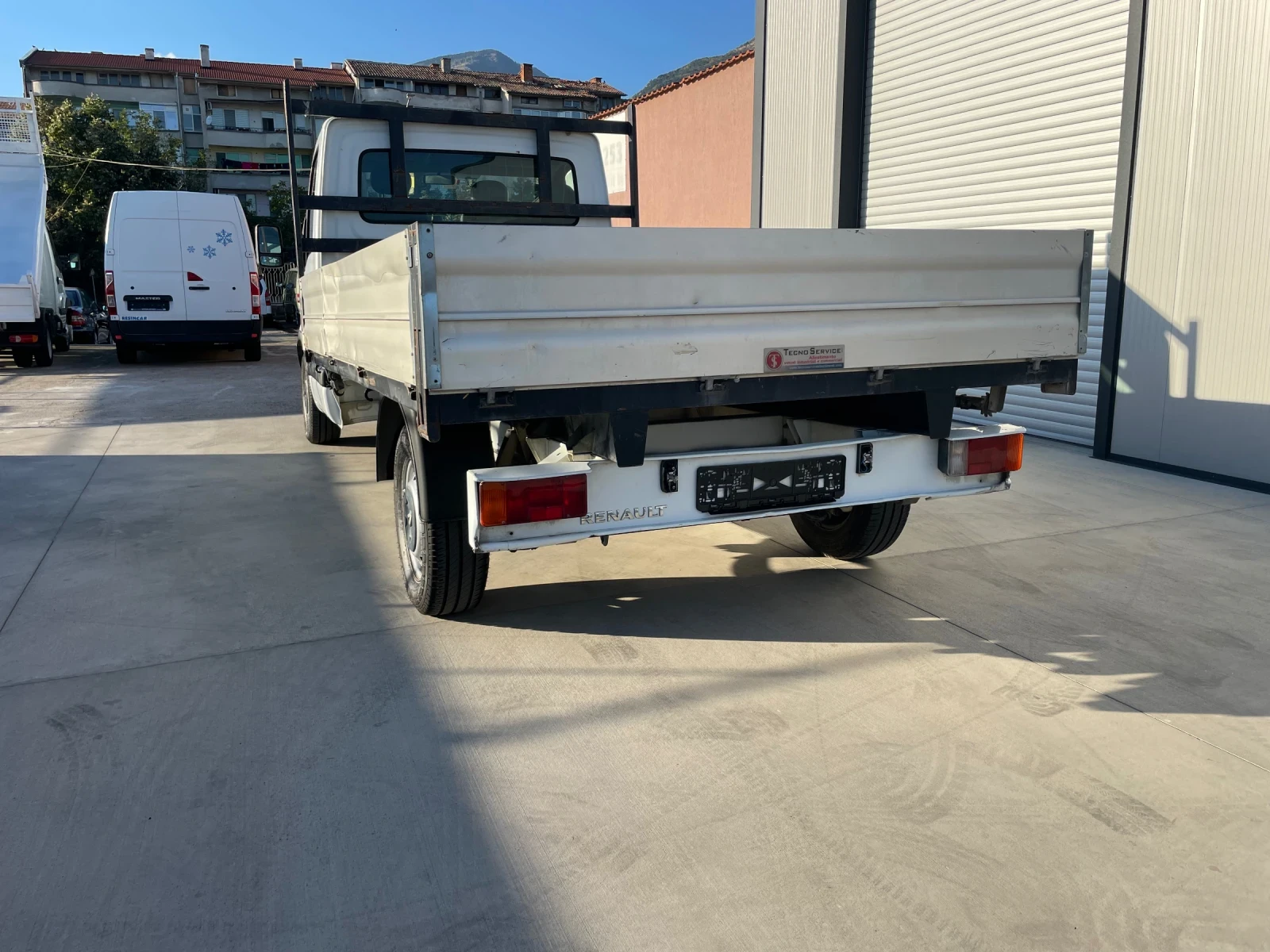 Renault Master 2.5 DCI / КЛИМАТИК/ 3.60м, снимка 3 - Бусове и автобуси - 56160685