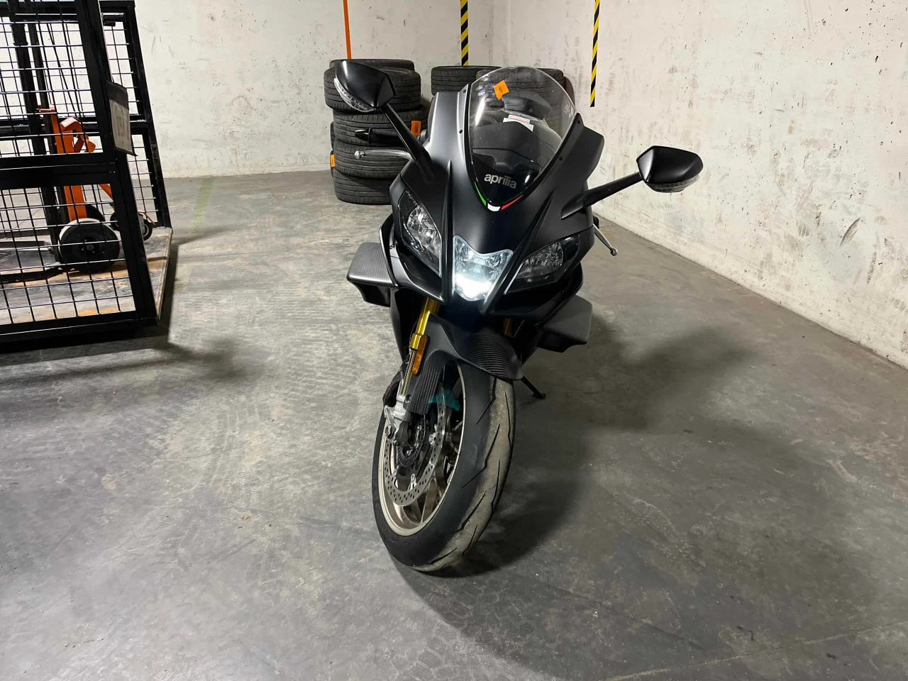 Aprilia RSV4 * 1100* FACTORY* ACRAPOVIC* CARBON* КЛИП НА ЛИЧНО*, снимка 14 - Мотоциклети и мототехника - 53990196