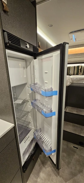 Кемпер HYMER / ERIBA 4X4 MERCEDES 3500 kg., снимка 11