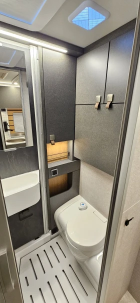 Кемпер HYMER / ERIBA 4X4 MERCEDES 3500 kg., снимка 14