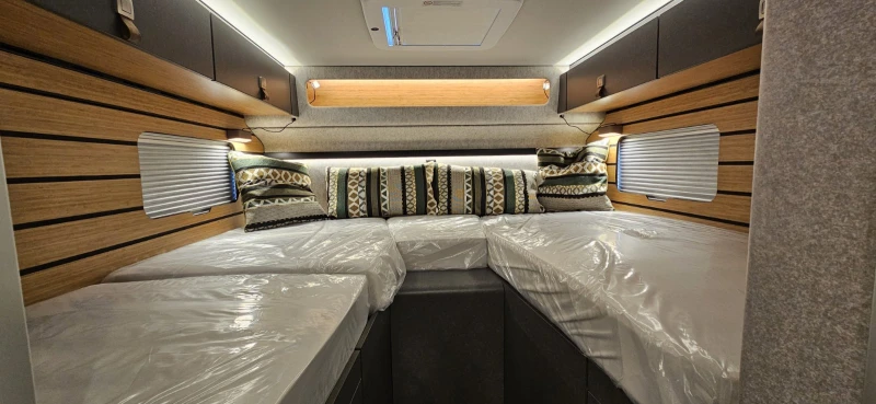 Кемпер HYMER / ERIBA 4X4 MERCEDES 3500 kg., снимка 13 - Каравани и кемпери - 51465732