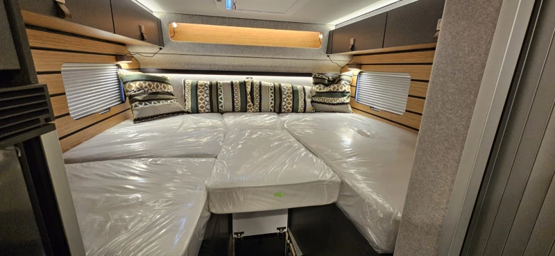 Кемпер HYMER / ERIBA 4X4 MERCEDES 3500 kg., снимка 12 - Каравани и кемпери - 51465732