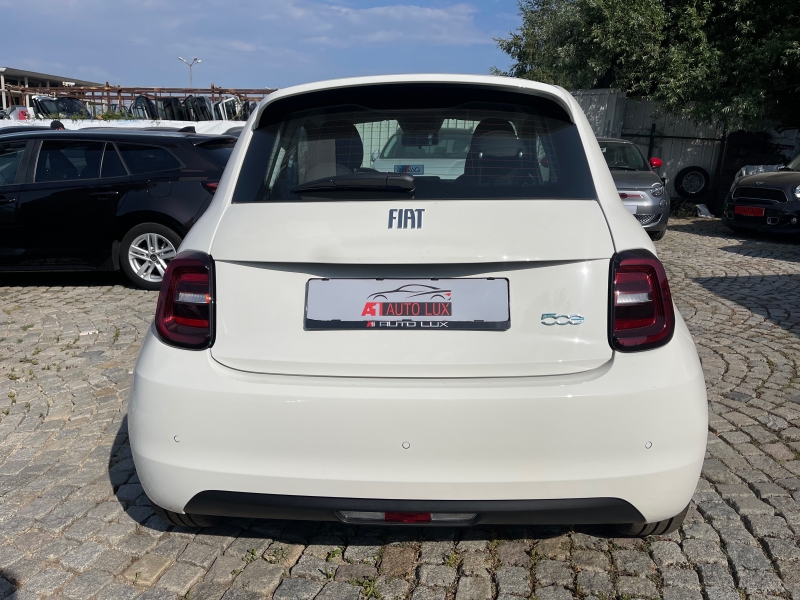 Fiat 500 E ICON/НОВ/42kWh, снимка 4 - Автомобили и джипове - 37478619