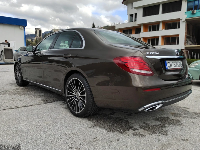 Mercedes-Benz E 220, снимка 7 - Автомобили и джипове - 46839988