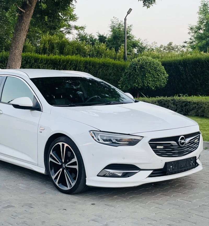 Opel Insignia OPC Line/Печка/CarPlay/Matrix/Distronic/AT8/Full, снимка 2 - Автомобили и джипове - 46995663