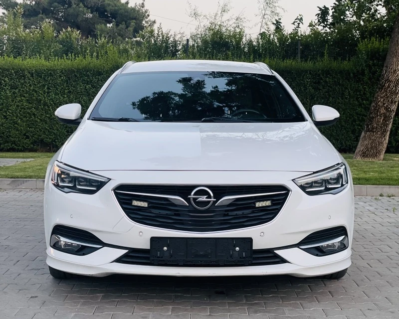 Opel Insignia OPC Line/Печка/CarPlay/Matrix/Distronic/AT8/Full, снимка 4 - Автомобили и джипове - 47401007