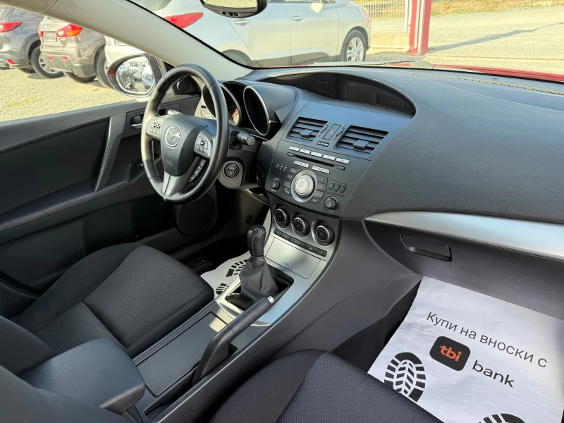 Mazda 3 (KATO НОВА), снимка 15 - Автомобили и джипове - 47726311