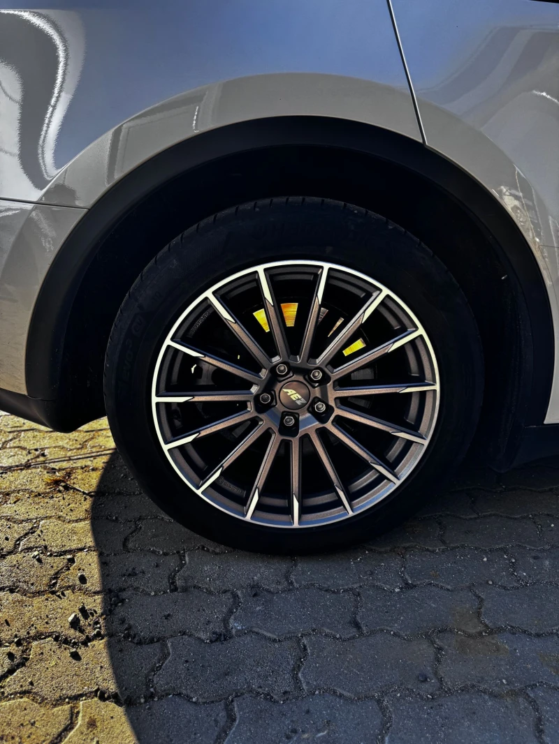 Tesla Model Y Long Range AWD + Acceleration Boost , снимка 4 - Автомобили и джипове - 51599621