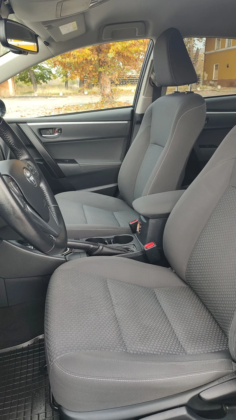 Toyota Corolla Anniversary(Лимитирано специално ниво), снимка 12 - Автомобили и джипове - 52658498