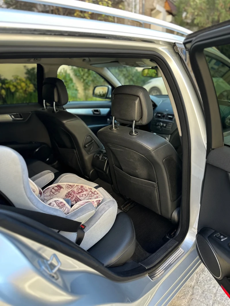 Mercedes-Benz 220, снимка 9 - Автомобили и джипове - 52578063