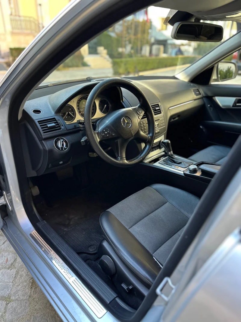 Mercedes-Benz 220, снимка 7 - Автомобили и джипове - 52578063