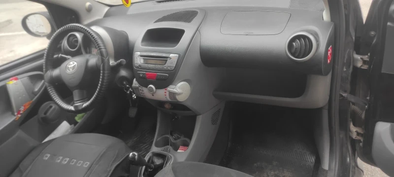 Toyota Aygo Aygo GAZ, снимка 8 - Автомобили и джипове - 53476230