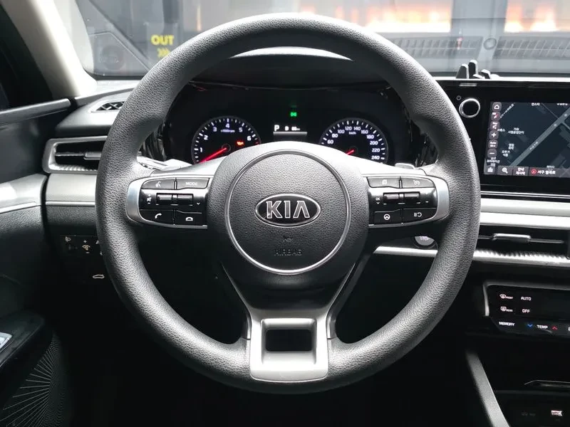 Kia K5 2.0, снимка 13 - Автомобили и джипове - 54263592