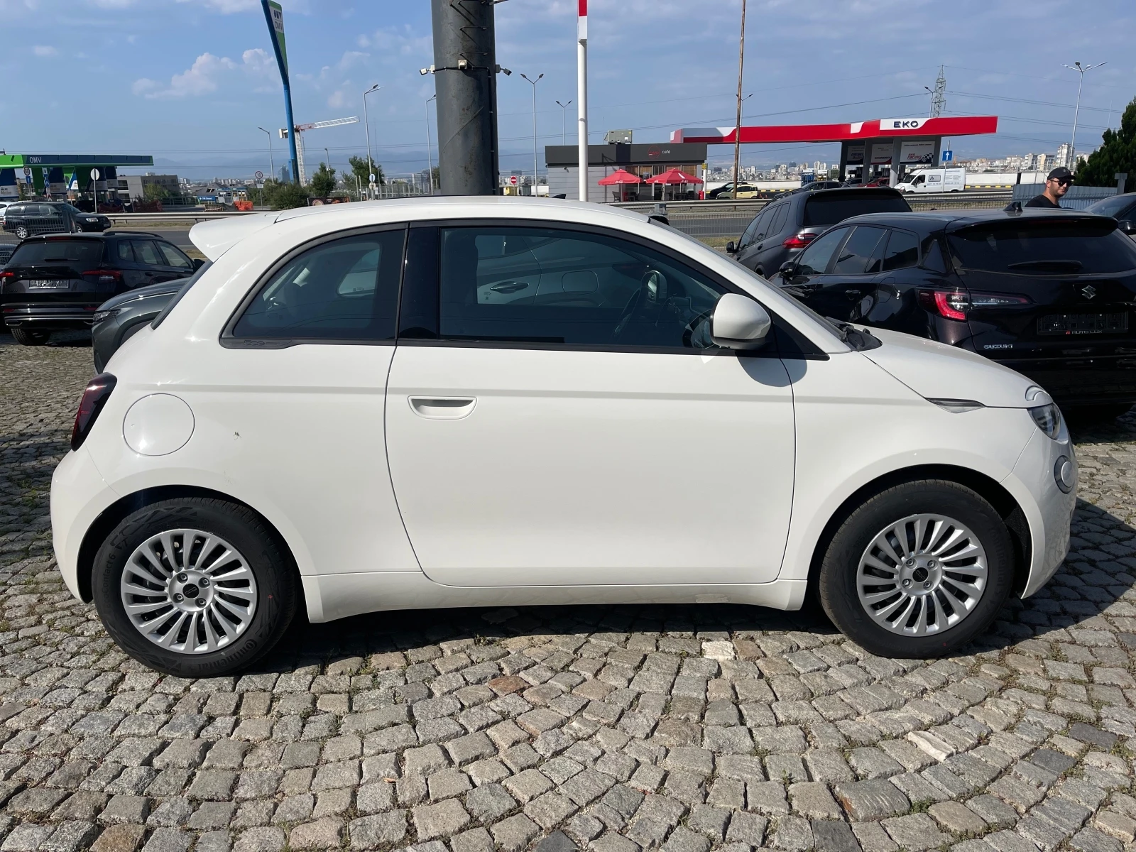 Fiat 500 E ICON/НОВ/42kWh - изображение 6