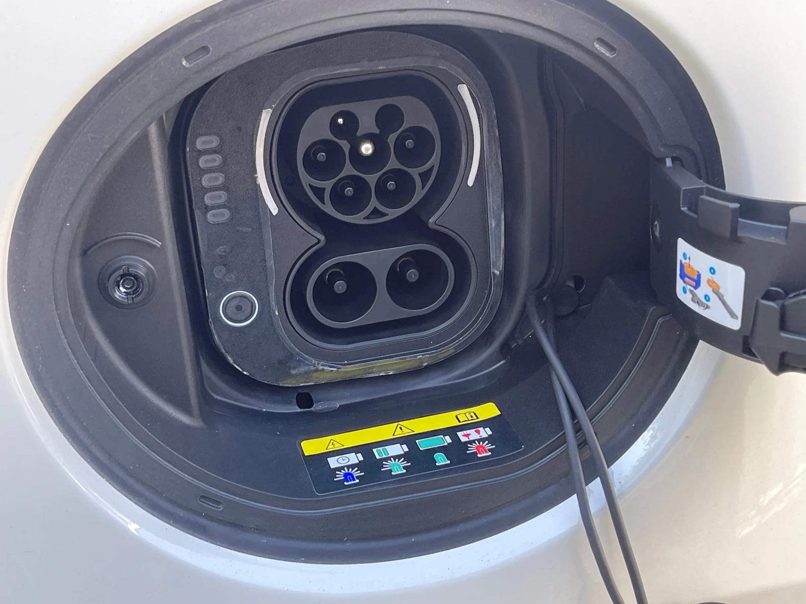 Fiat 500 E ICON/НОВ/42kWh | Mobile.bg — изображение 15